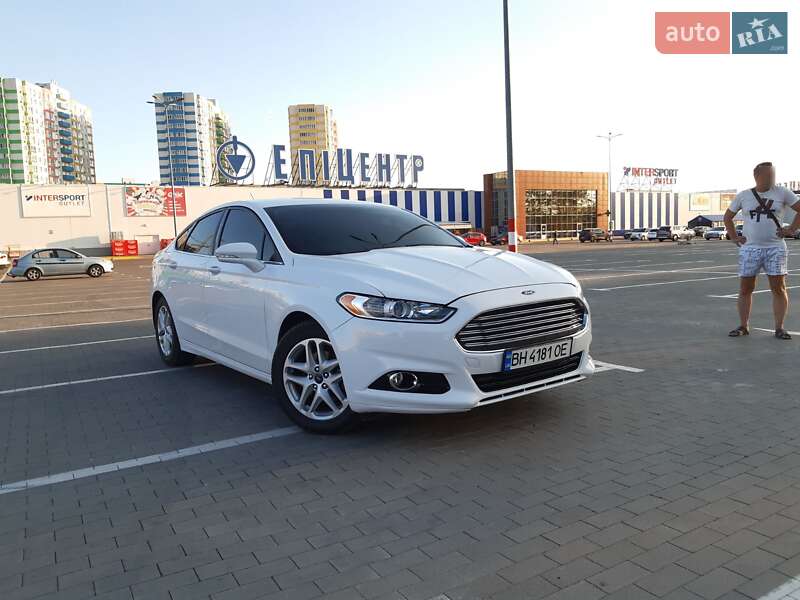 Седан Ford Fusion 2016 в Одесі