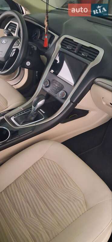 Седан Ford Fusion 2016 в Одесі