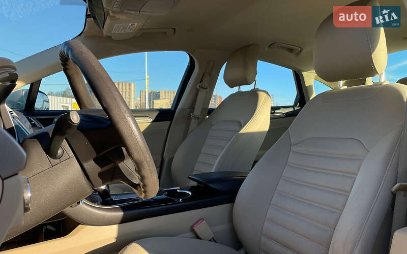 Седан Ford Fusion 2014 в Львове