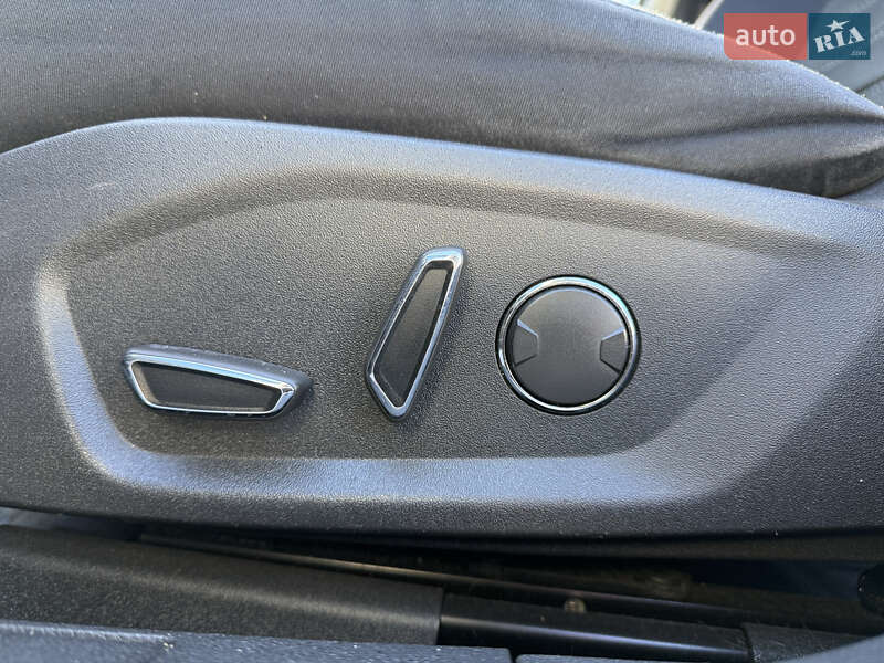 Седан Ford Fusion 2013 в Львове