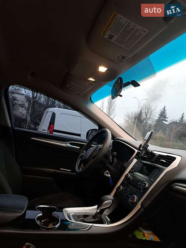 Седан Ford Fusion 2015 в Балаклії