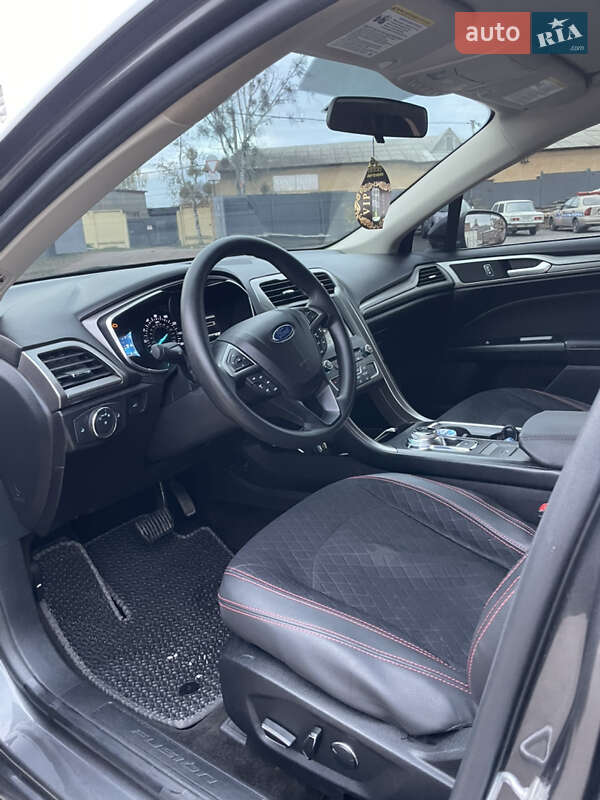 Седан Ford Fusion 2017 в Житомирі