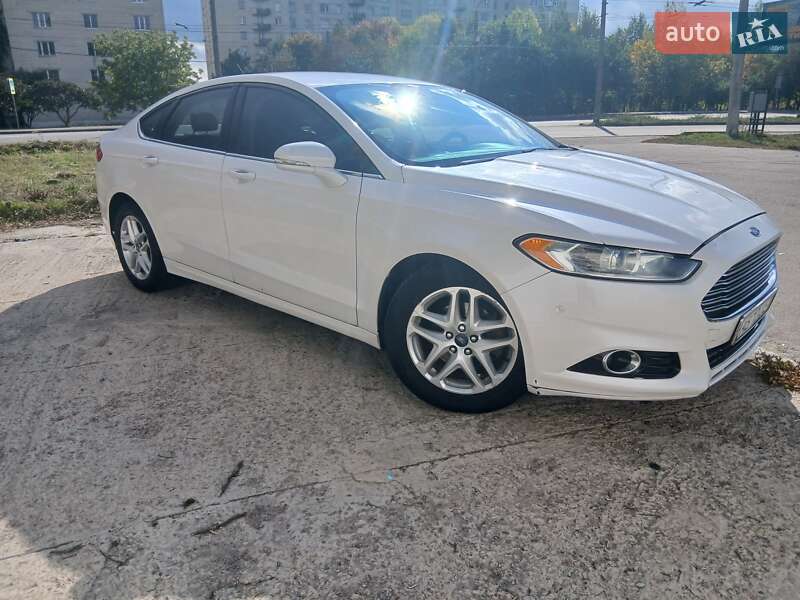 Седан Ford Fusion 2015 в Сумах