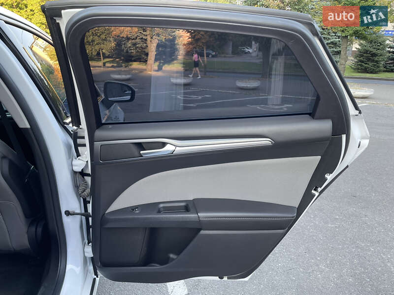 Седан Ford Fusion 2015 в Днепре