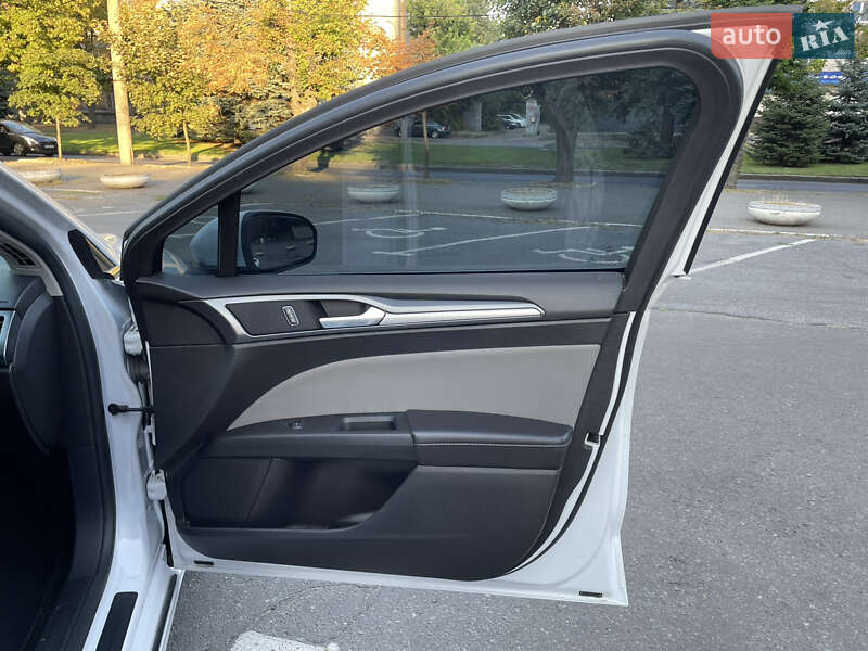 Седан Ford Fusion 2015 в Днепре