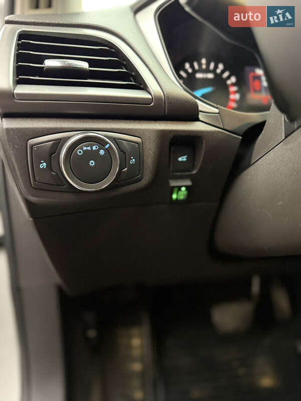 Седан Ford Fusion 2015 в Києві