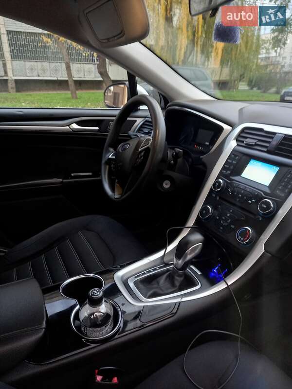 Седан Ford Fusion 2014 в Измаиле