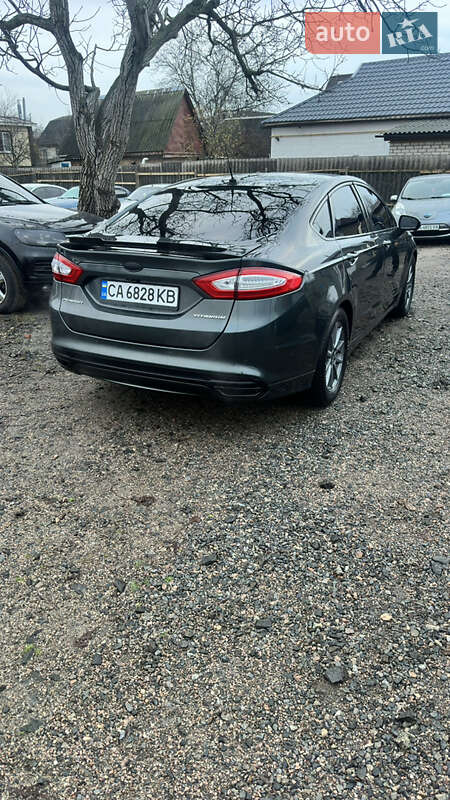 Седан Ford Fusion 2015 в Смеле