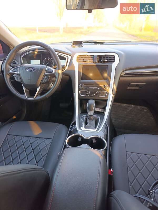 Седан Ford Fusion 2016 в Дніпрі