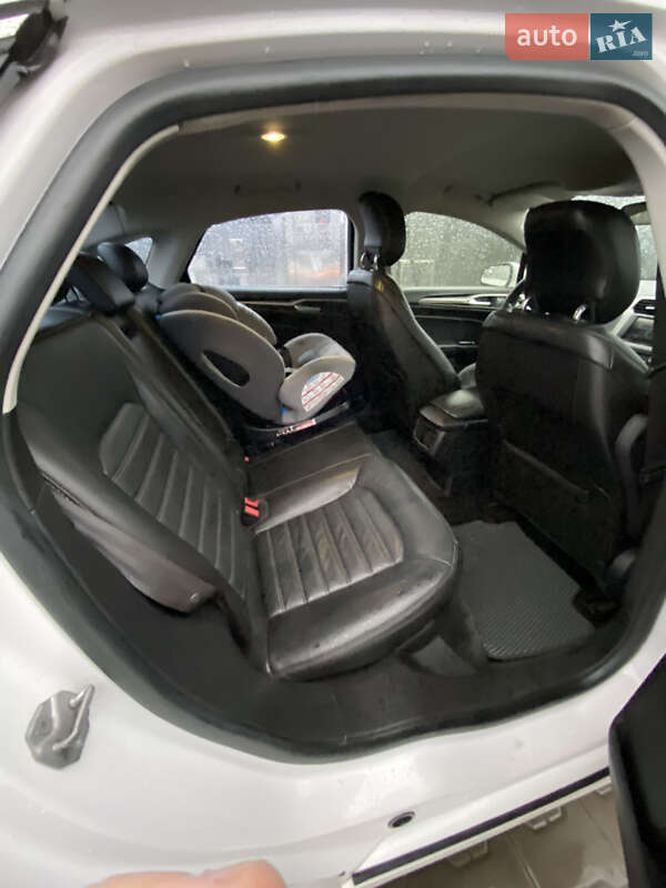 Седан Ford Fusion 2013 в Києві