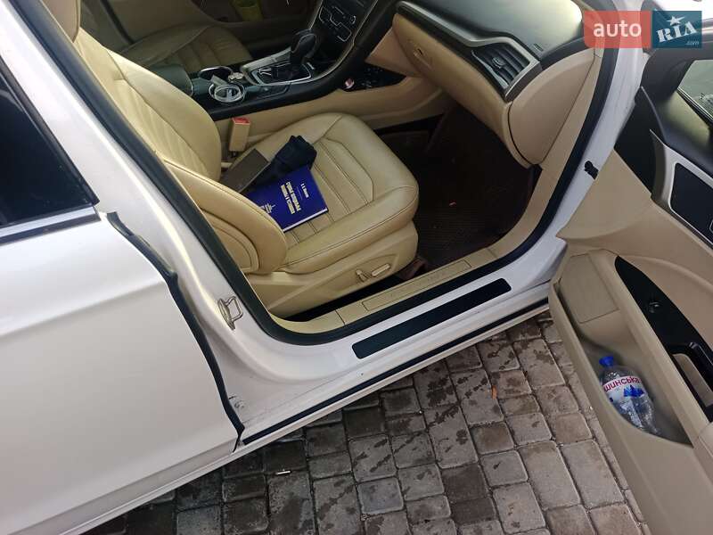 Седан Ford Fusion 2015 в Одесі