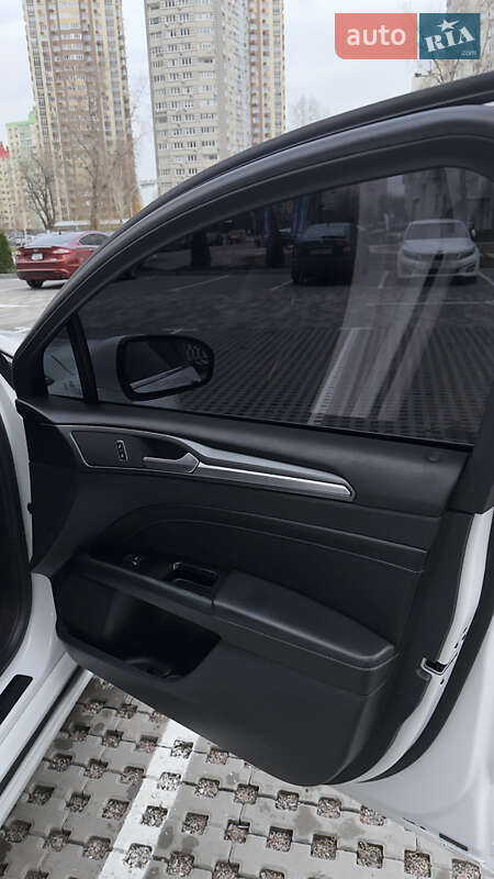 Седан Ford Fusion 2015 в Киеве фото 27 Седан Ford Fusion 2015 в Киеве