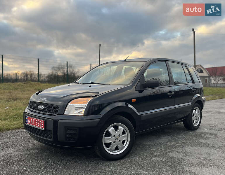 Хэтчбек Ford Fusion 2006 в Звягеле