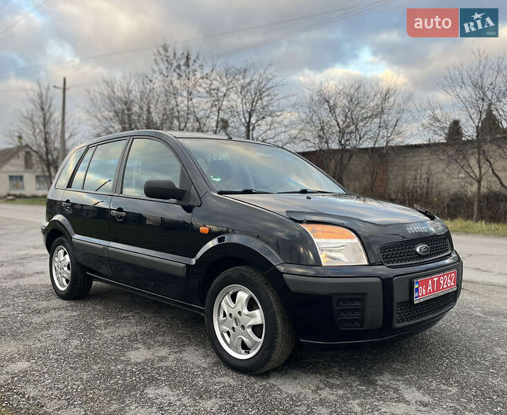 Хэтчбек Ford Fusion 2006 в Звягеле