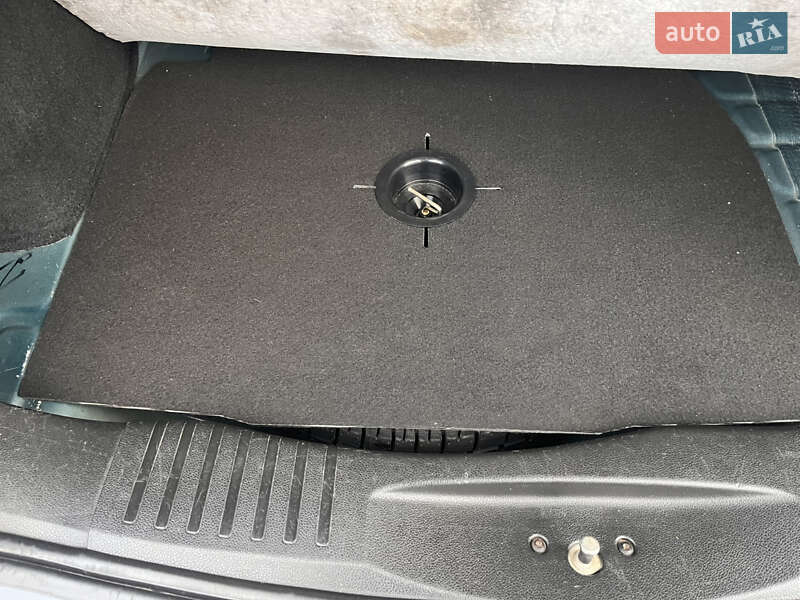 Хэтчбек Ford Fusion 2006 в Звягеле