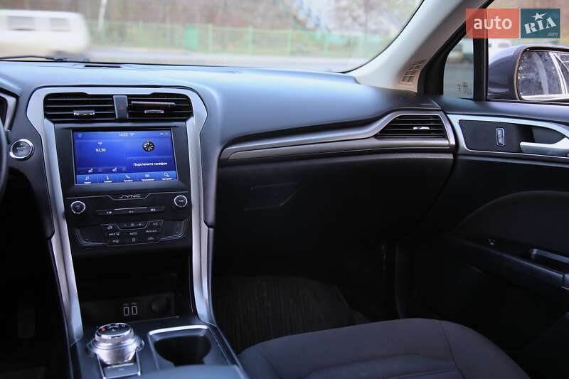 Седан Ford Fusion 2016 в Харкові