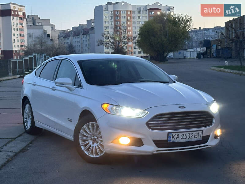 Седан Ford Fusion 2015 в Херсоні