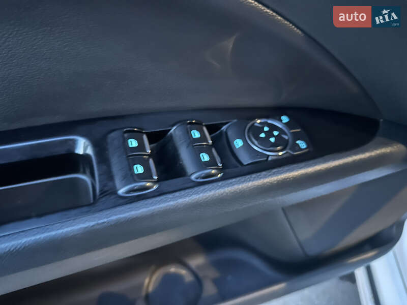 Седан Ford Fusion 2015 в Херсоні