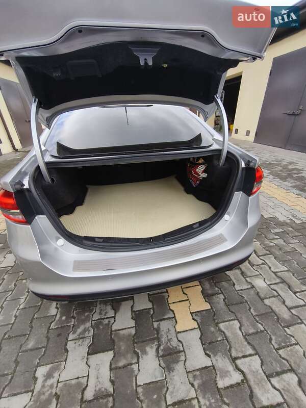 Седан Ford Fusion 2018 в Измаиле