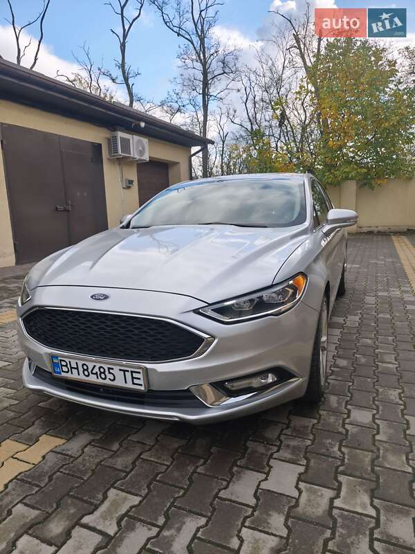 Седан Ford Fusion 2018 в Измаиле
