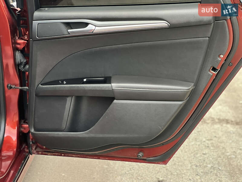 Седан Ford Fusion 2014 в Виннице