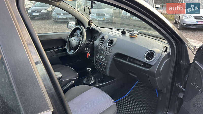 Хетчбек Ford Fusion 2008 в Полтаві