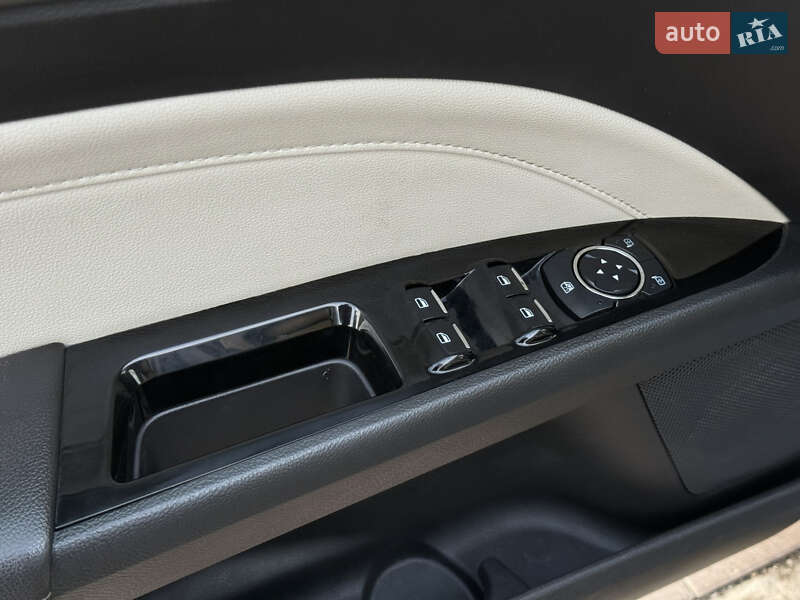 Седан Ford Fusion 2013 в Харкові