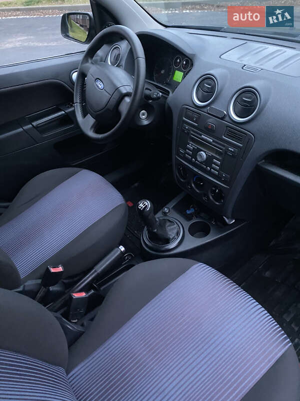 Хэтчбек Ford Fusion 2007 в Чернигове