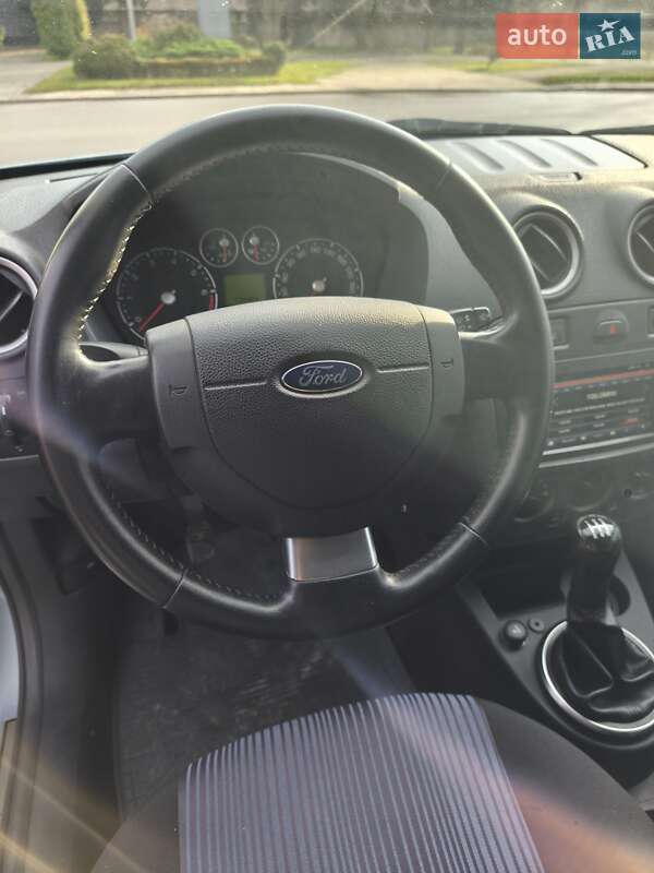 Хэтчбек Ford Fusion 2010 в Кременчуге фото 5 Хэтчбек Ford Fusion 2010 в Кременчуге