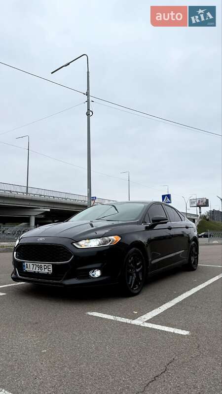 Седан Ford Fusion 2013 в Вышгороде