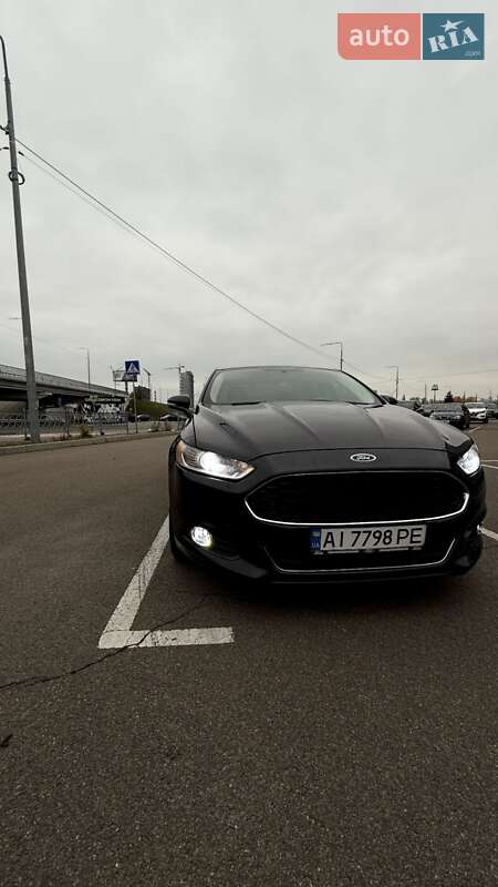 Седан Ford Fusion 2013 в Вышгороде