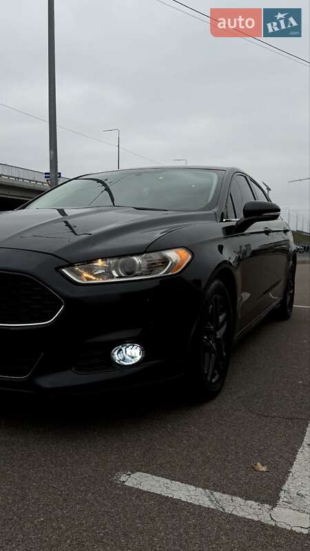 Седан Ford Fusion 2013 в Вышгороде