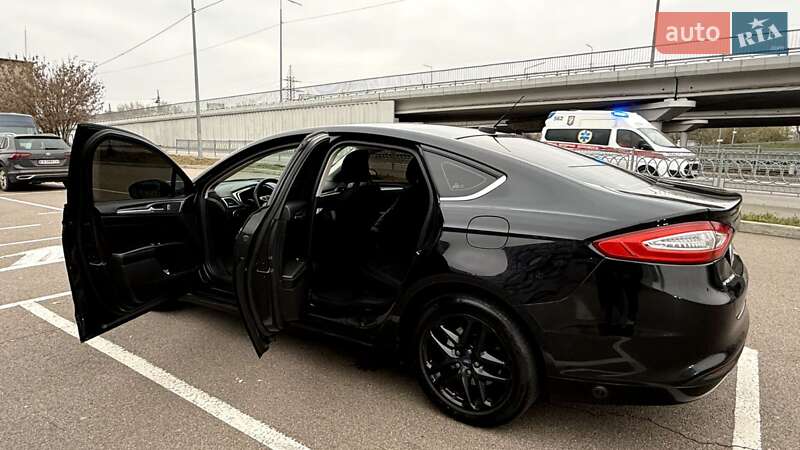 Седан Ford Fusion 2013 в Вышгороде