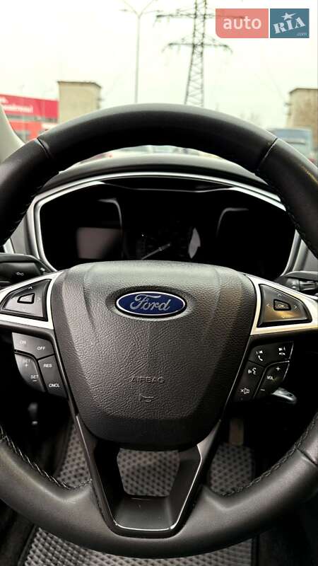 Седан Ford Fusion 2013 в Вышгороде
