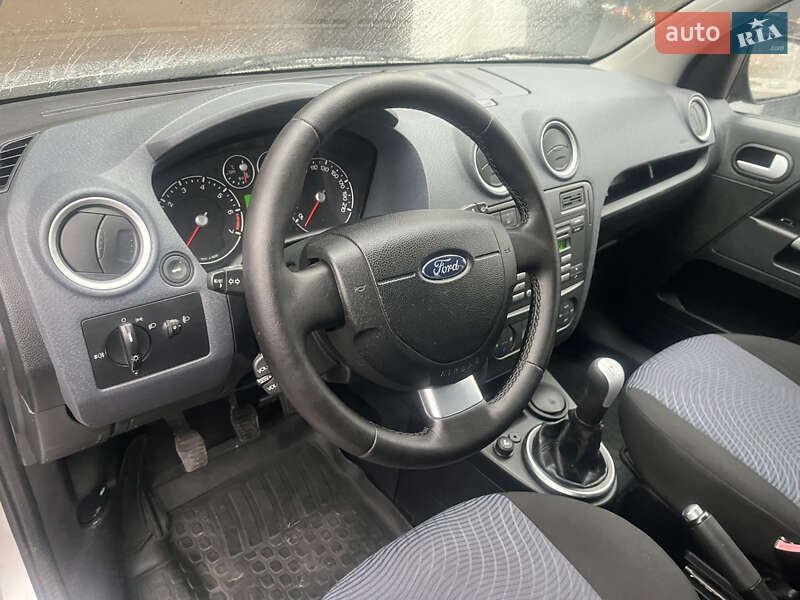 Хэтчбек Ford Fusion 2011 в Нежине