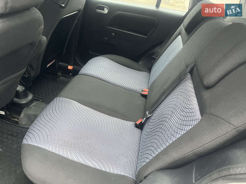 Хэтчбек Ford Fusion 2011 в Нежине