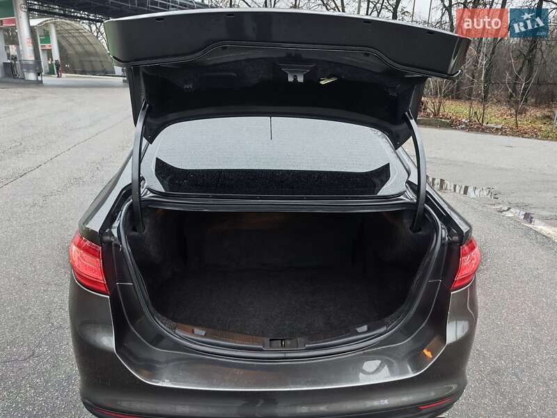 Седан Ford Fusion 2015 в Сумах