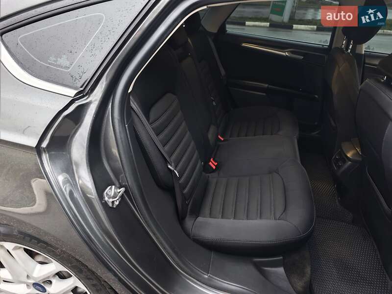 Седан Ford Fusion 2015 в Сумах