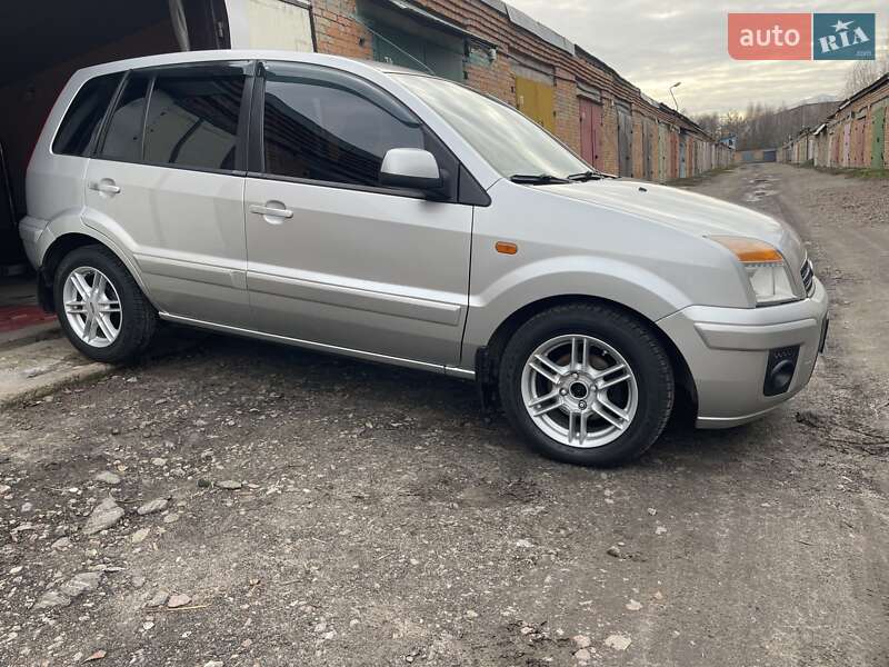 Хетчбек Ford Fusion 2010 в Ніжині