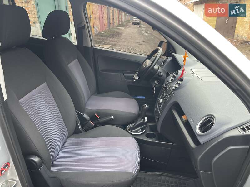 Хетчбек Ford Fusion 2010 в Ніжині