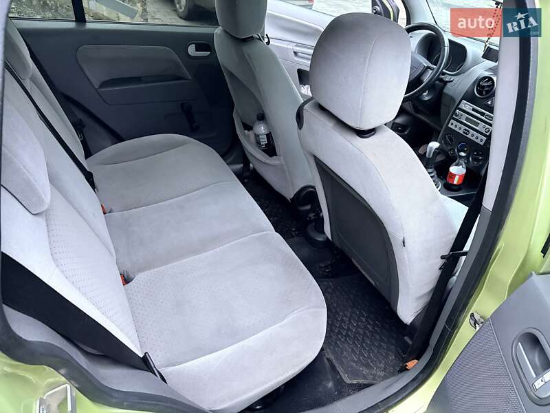 Хэтчбек Ford Fusion 2005 в Дрогобыче