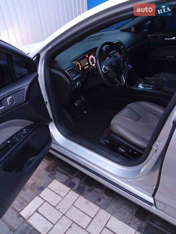 Седан Ford Fusion 2016 в Полтаві