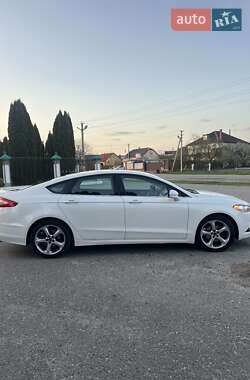 Седан Ford Fusion 2013 в Дубно