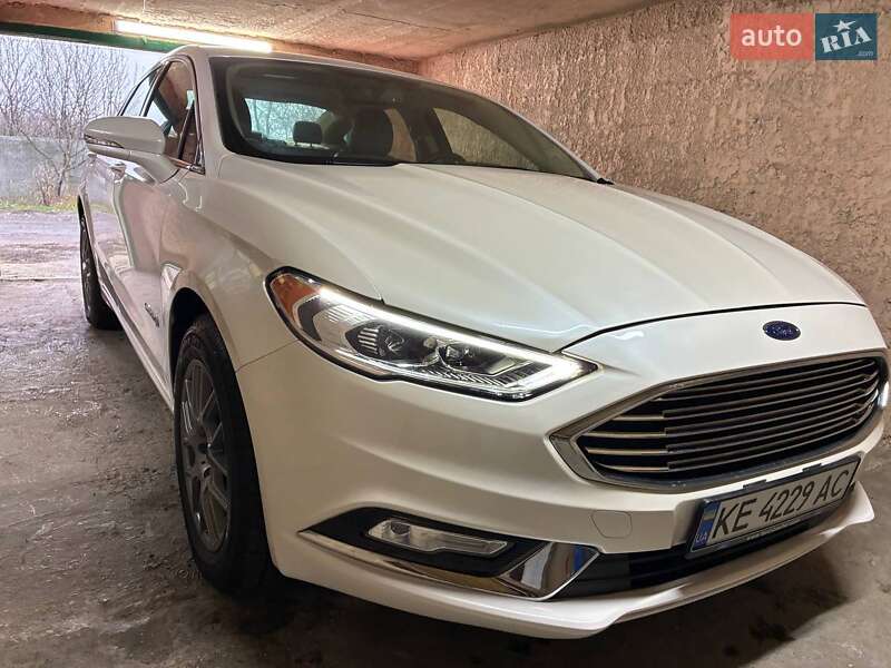 Седан Ford Fusion 2016 в Терновке