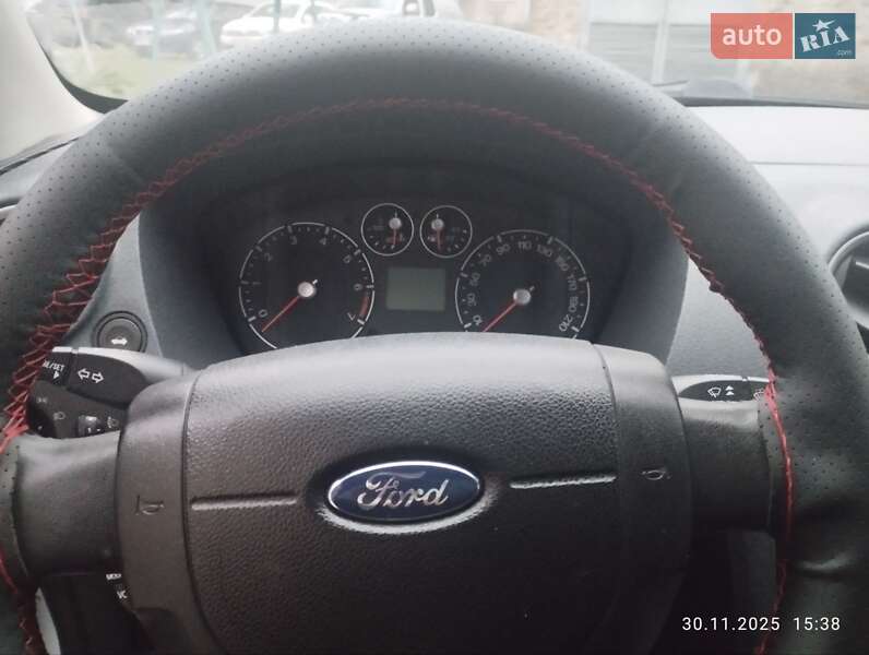 Хэтчбек Ford Fusion 2011 в Чернигове фото 5 Хэтчбек Ford Fusion 2011 в Чернигове