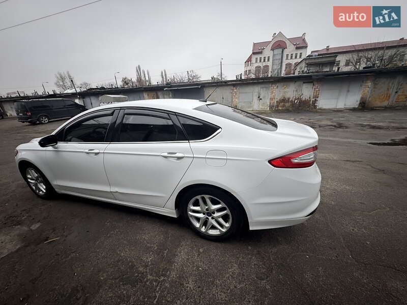 Седан Ford Fusion 2015 в Киеве фото 5 Седан Ford Fusion 2015 в Киеве