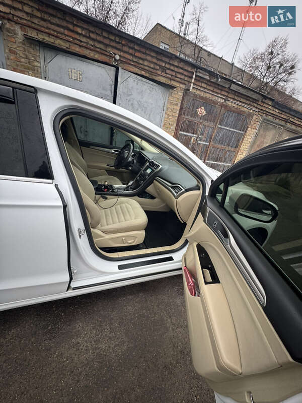 Седан Ford Fusion 2015 в Киеве фото 10 Седан Ford Fusion 2015 в Киеве