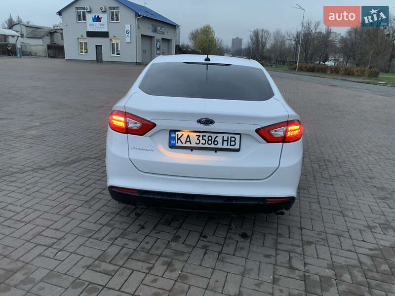 Седан Ford Fusion 2016 в Киеве фото 6 Седан Ford Fusion 2016 в Киеве