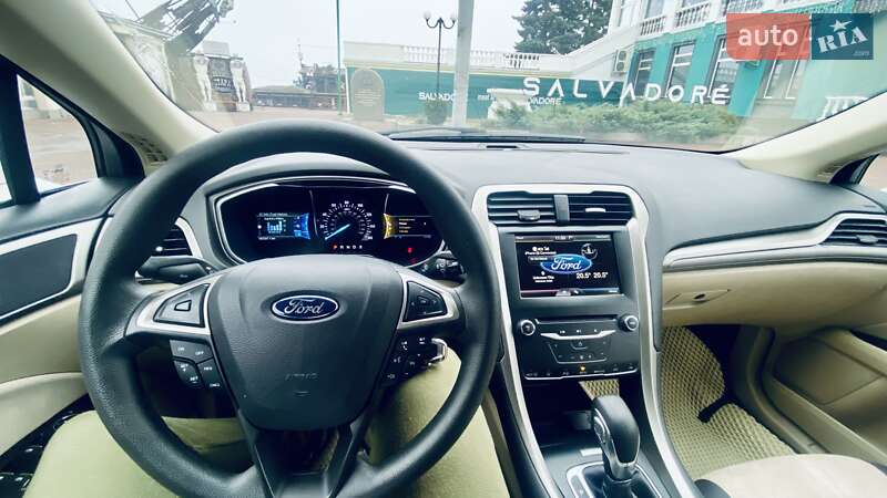 Седан Ford Fusion 2014 в Черкасах