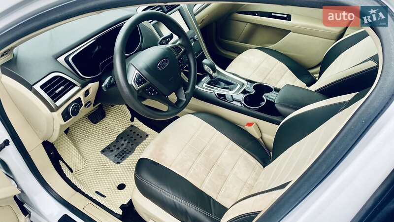 Седан Ford Fusion 2014 в Черкасах